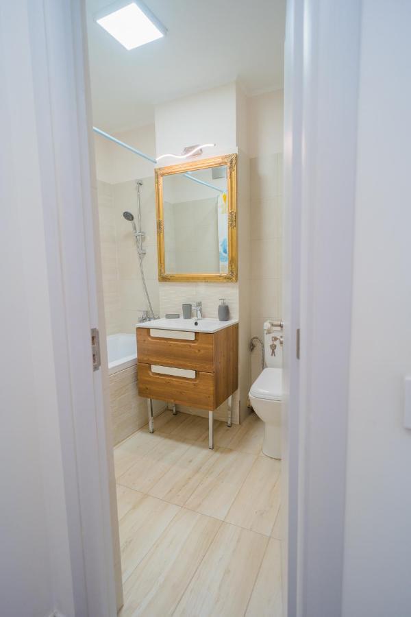 Cozy & Spacious 2br With Netflix * Bucarest