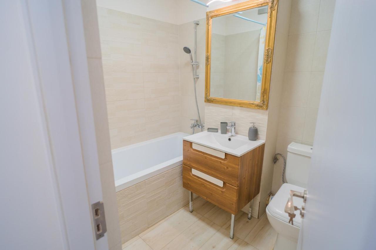 Cozy & Spacious 2br With Netflix Appartamento Bucarest