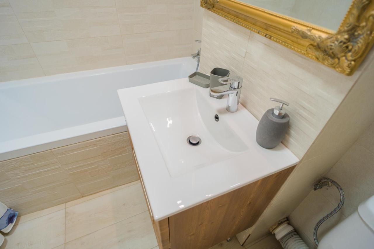 Appartamento Cozy & Spacious 2br With Netflix Bucarest