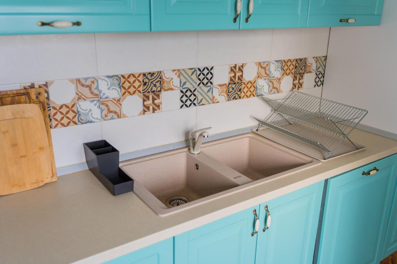 Cozy & Spacious 2br With Netflix Bucarest